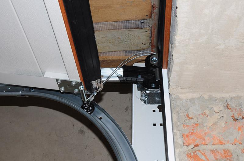 Garage Door Off Track Everett